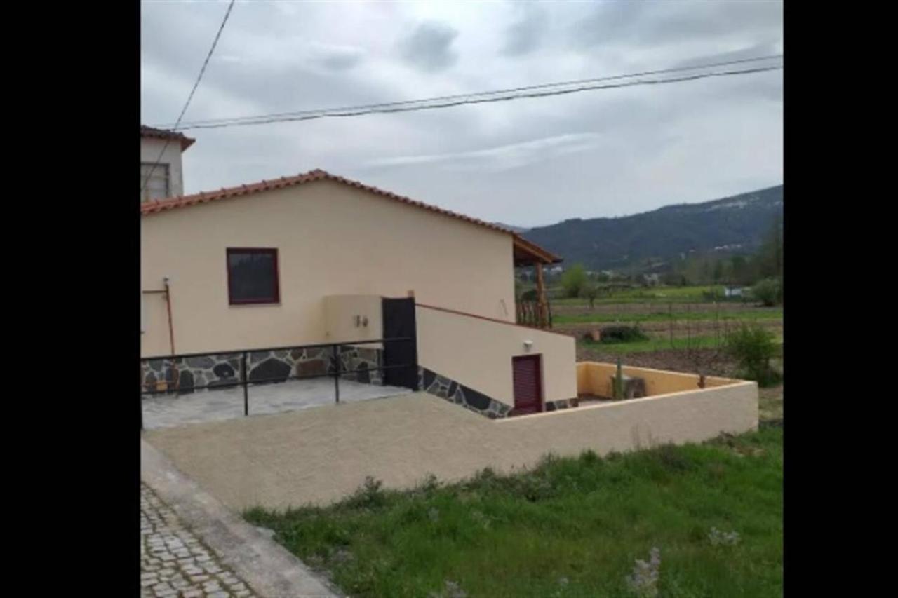 Villa A Pequena Casa in Coja in countryside Portugal Exterior foto